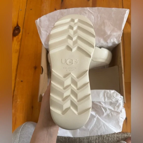 UGG MARIN MEGA SLIP ON - Picture 3 of 3